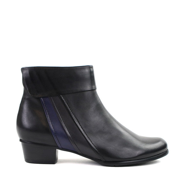 Stefany-369 – the walk shop